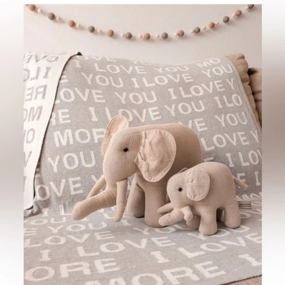 Cream Elephant Plush Toy Set - Picture 9 of 13